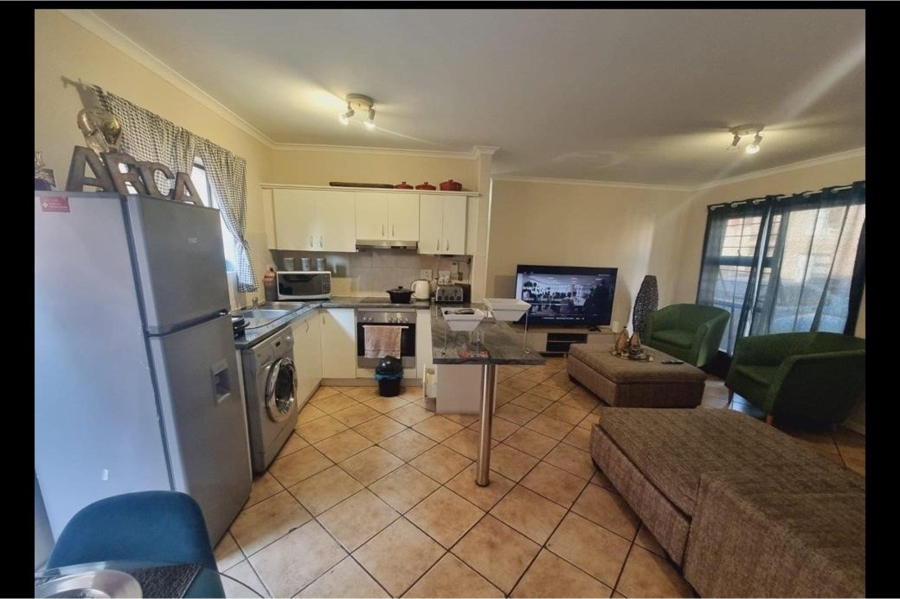 To Let 2 Bedroom Property for Rent in Parklands Western Cape